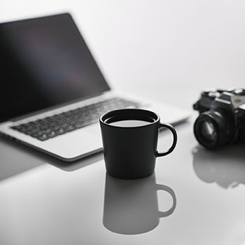 路人黄r18漫画,街头巷尾的青春记忆